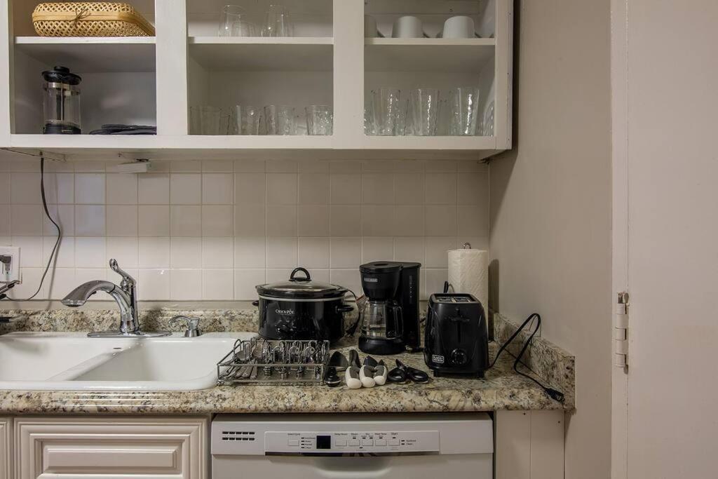 1001 Free Parking, 2 Bd, Modern Dtw, Great Wifi Apartment
