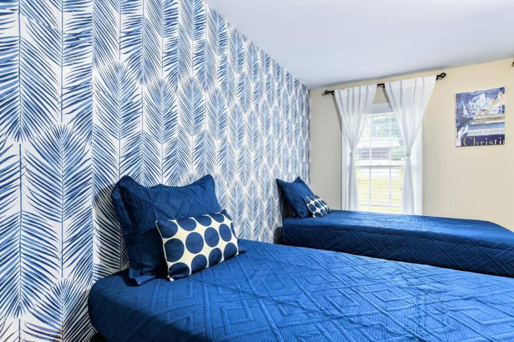 Holiday home 5 Mins From Airport Family Friendly *