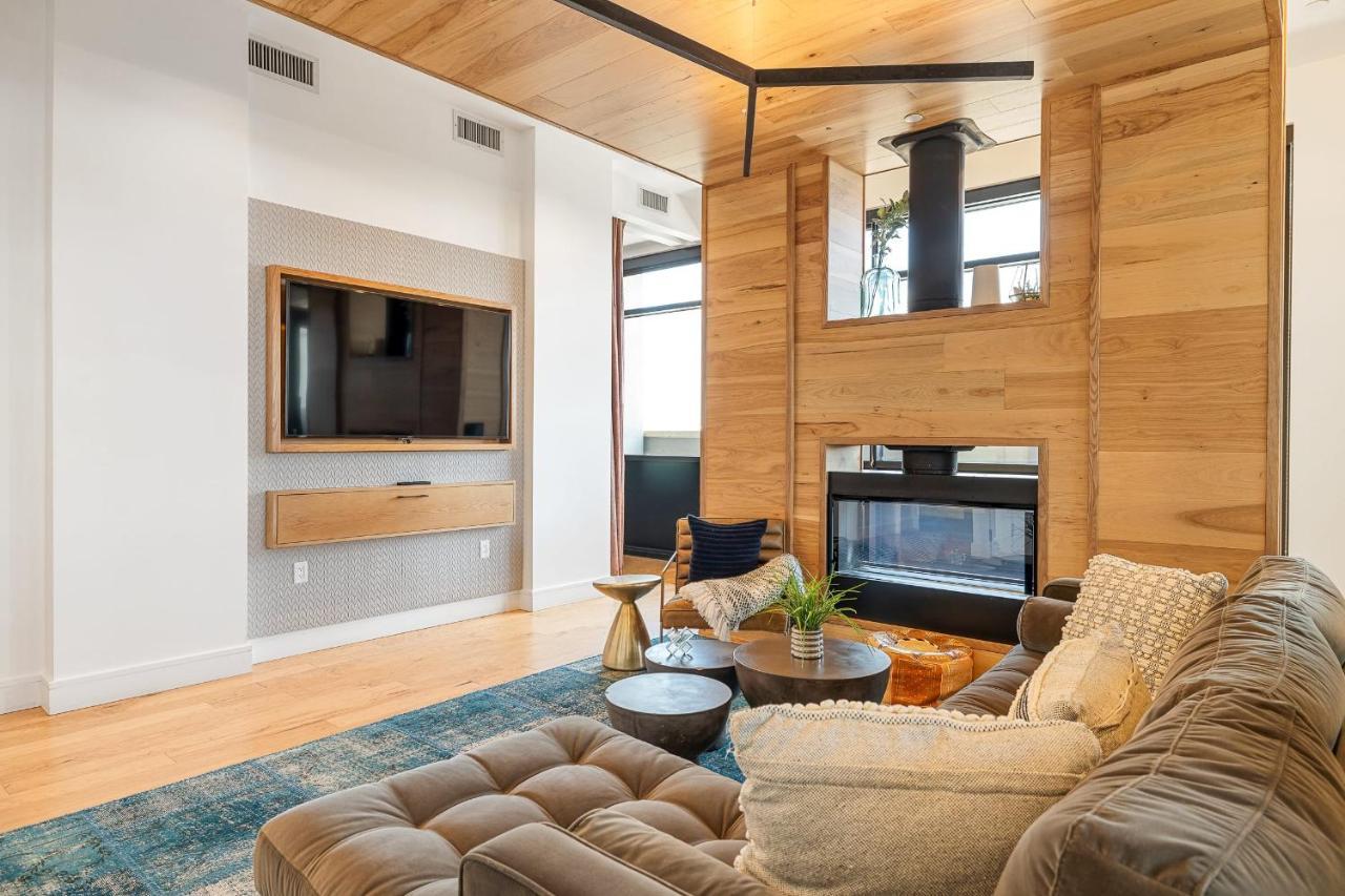Poshly Pastel Buckhead Paradise Apartment