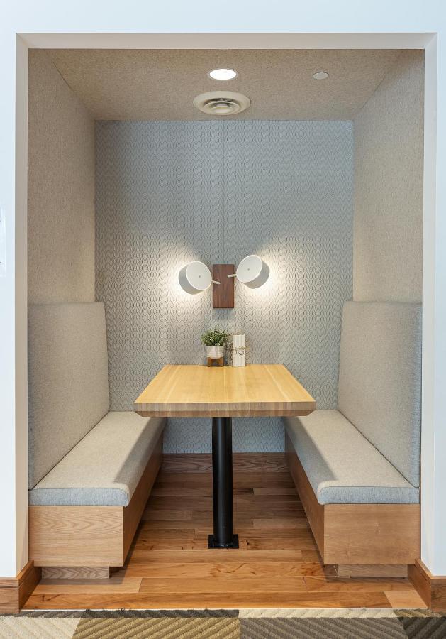 Stylish Tranquil Buckhead Hideaway