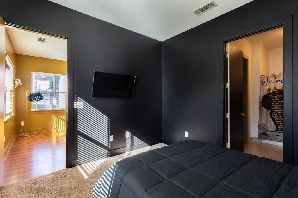 African Kingdom Loft * Atlanta