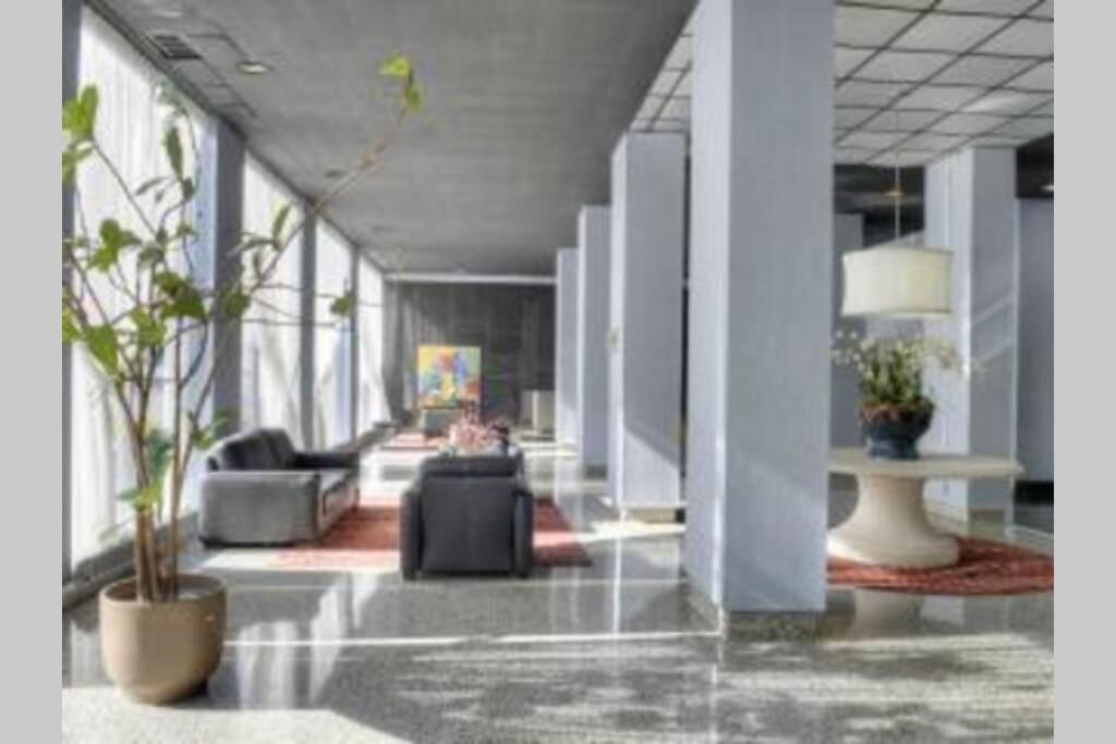 Heart Of Downtown 2Bd 1Free Parking View! Lm1008 Apartment *