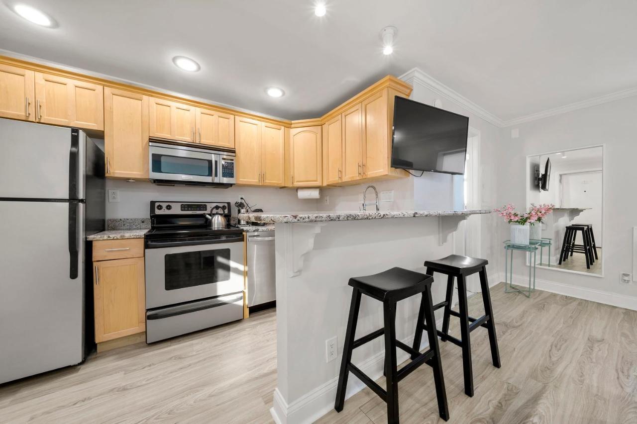 Apartment Local And Colorful Studio With Parking In Top Location *