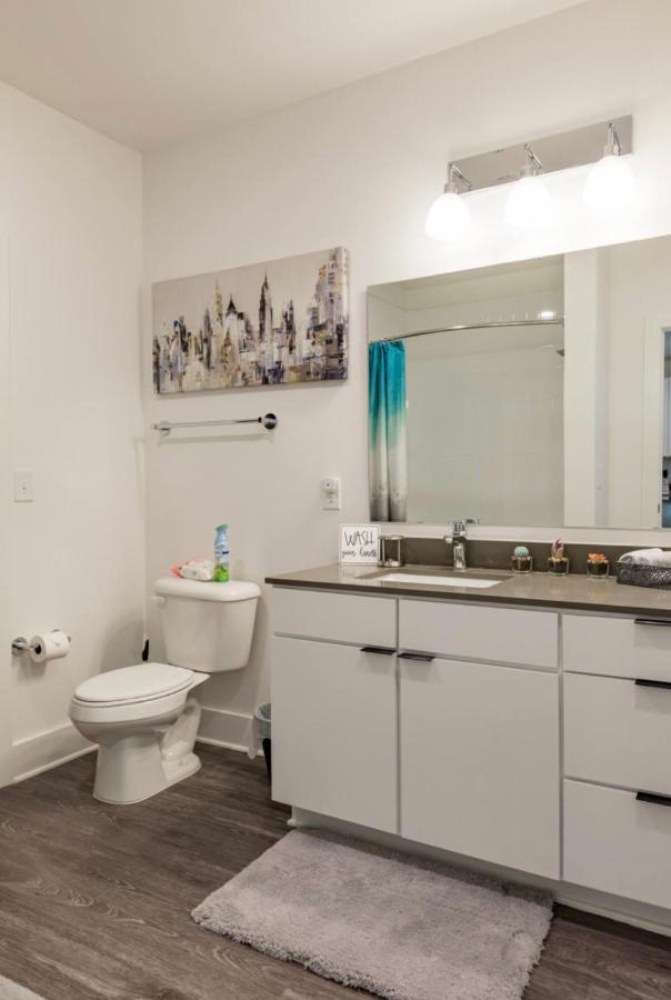 Luxury 2br 2ba Apt With Gym Pool & Free Parking Apartment *