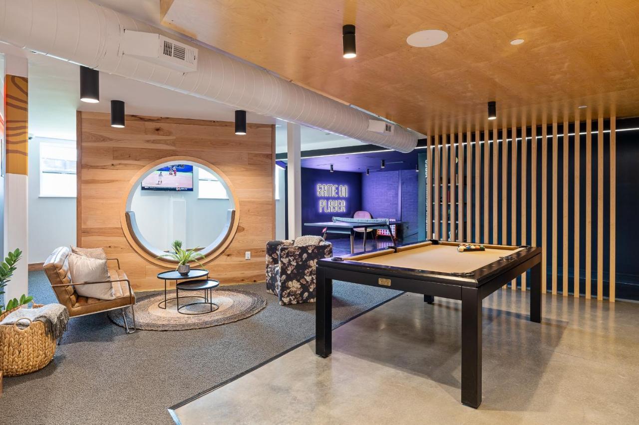 Remarkably Cultivated Buckhead Apartment *