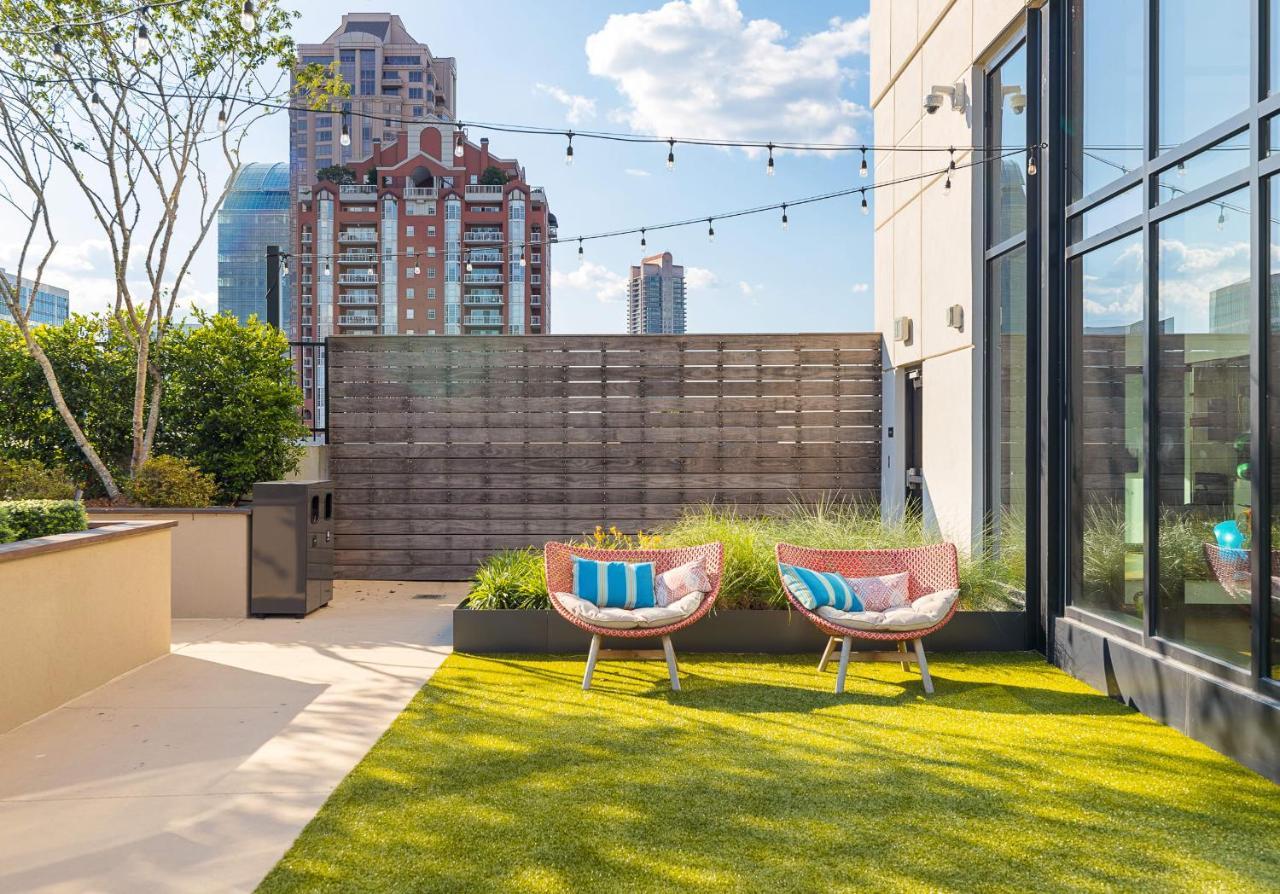 Remarkably Cultivated Buckhead Apartment