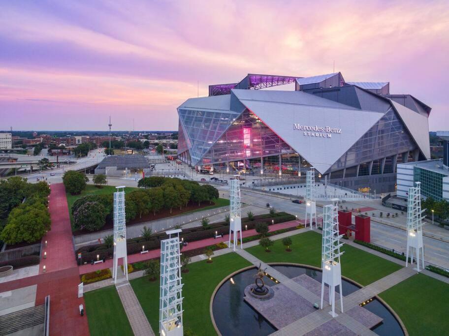 Entire Near Downtown, Airport, & Golf