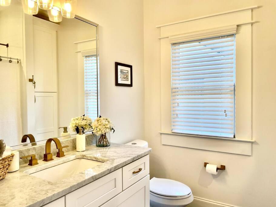 Modern 4br 2ba W/ Porch Swing - Walk&bike Atl