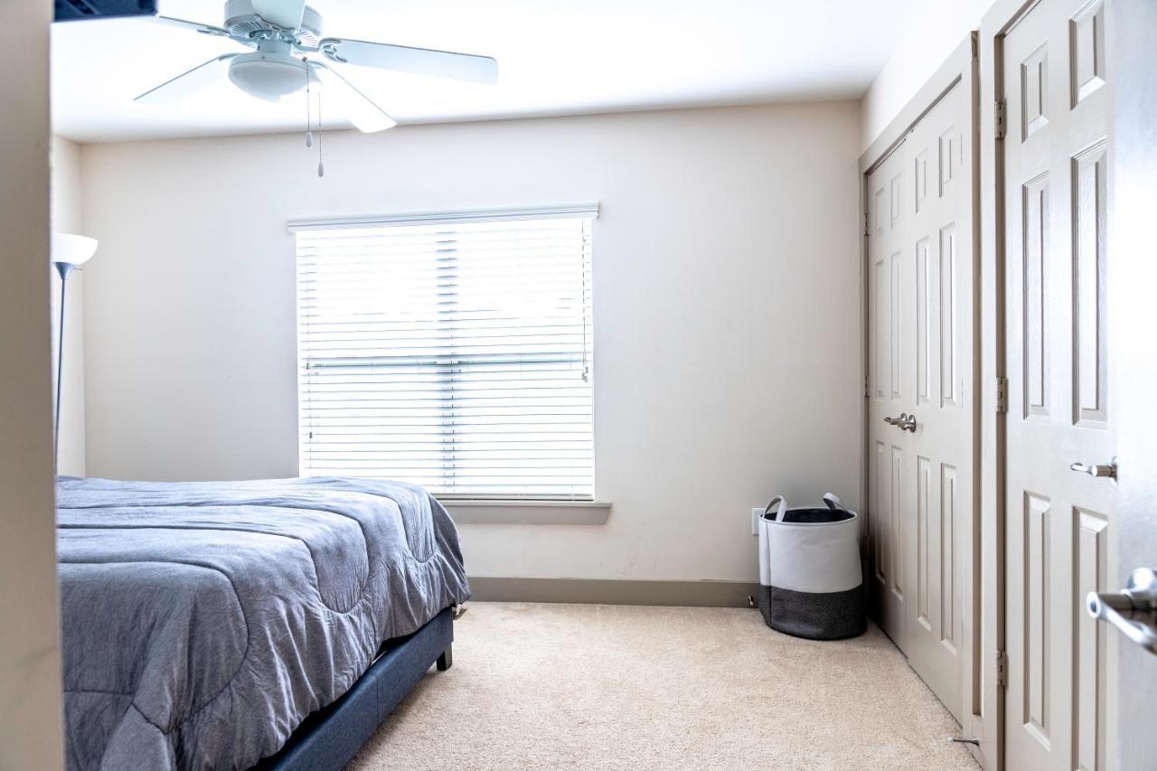 Apartment Cozy Townhouse In The Heart Of The City! *