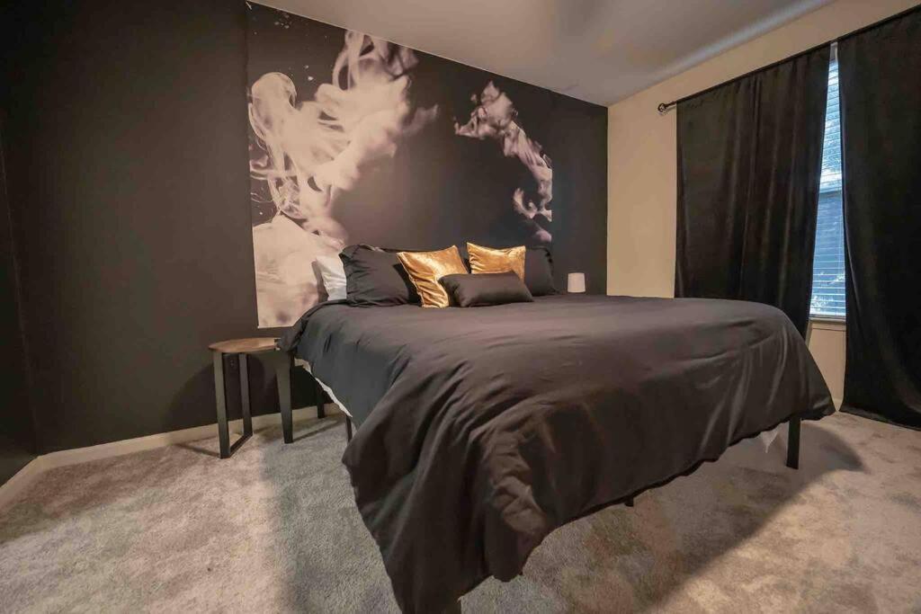 Midtown'S “Gatsby'S Place “ Private Balcony Apartment