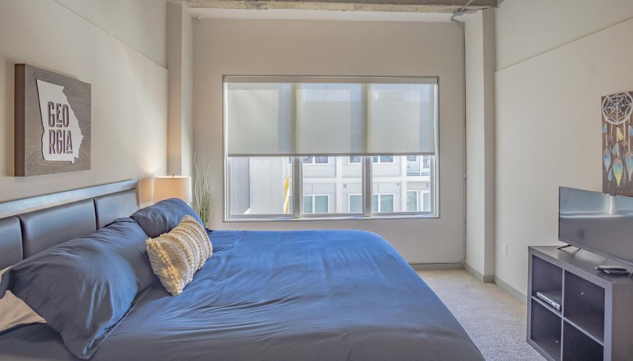 Apartment 2br Fully Furnished - Great Location In Midtown Apts