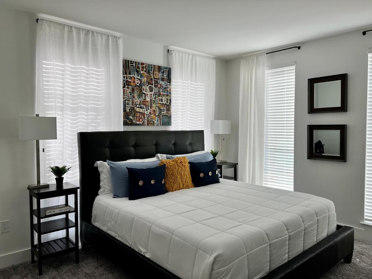 Luxury 2br 2ba Apt With Gym Pool & Free Parking Apartment *