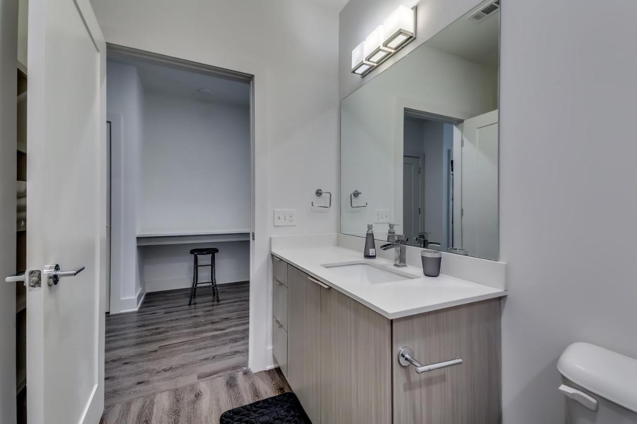 Extravagant Atlanta Condo Apartment