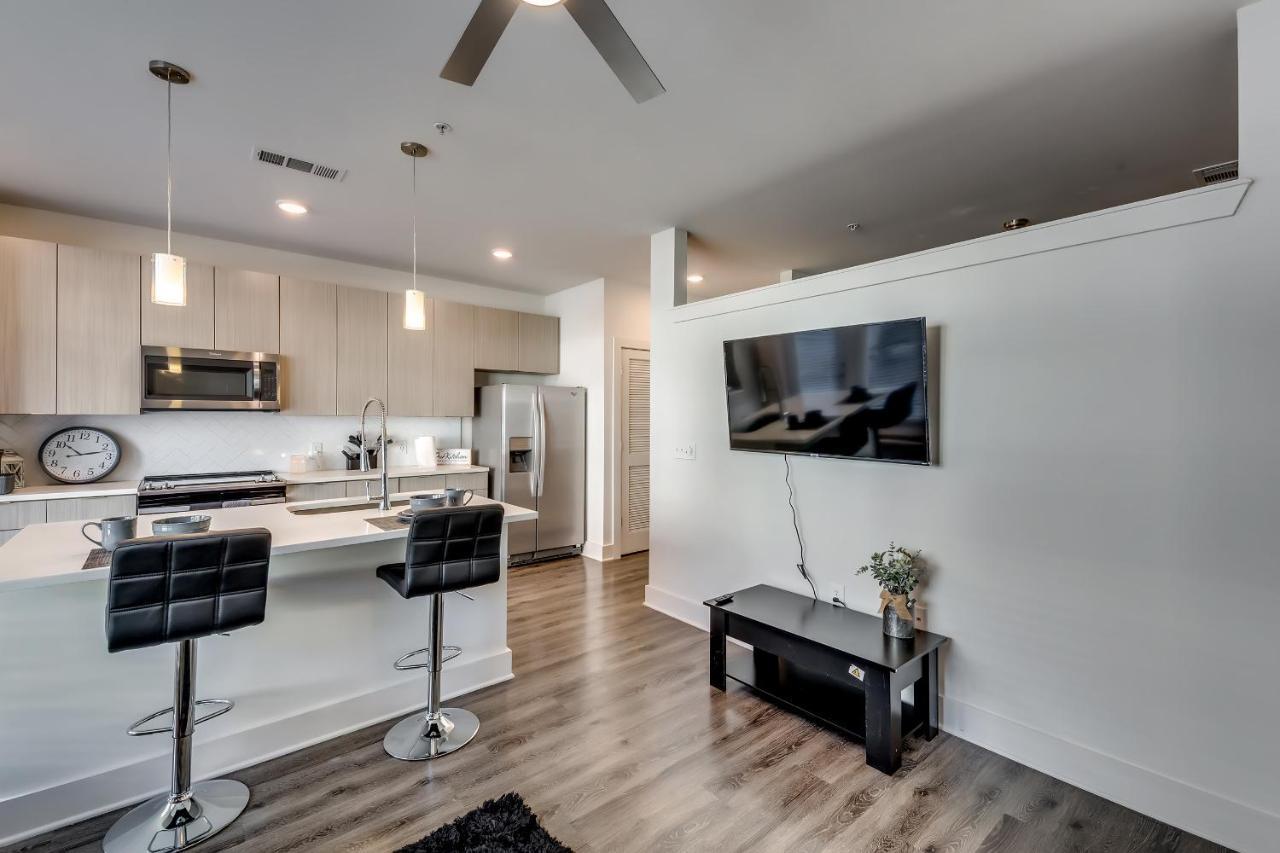 Apartment Extravagant Atlanta Condo