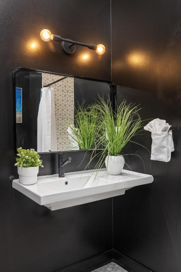 Esplanade Montane Midtown Palatial King Bed Loft *