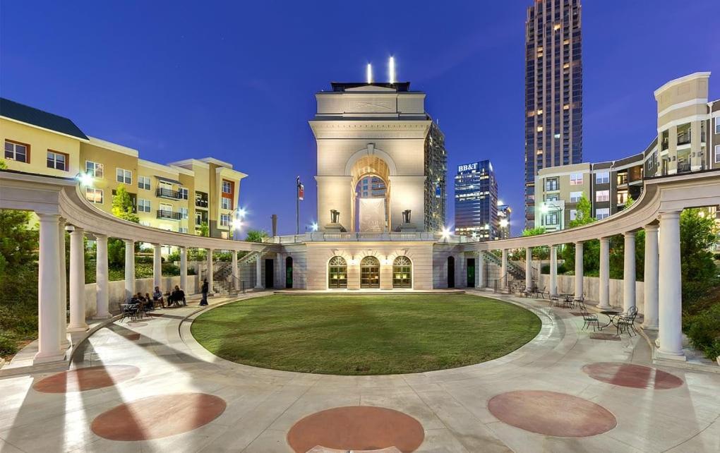 Esplanade Montane Midtown Palatial King Bed Loft Atlanta
