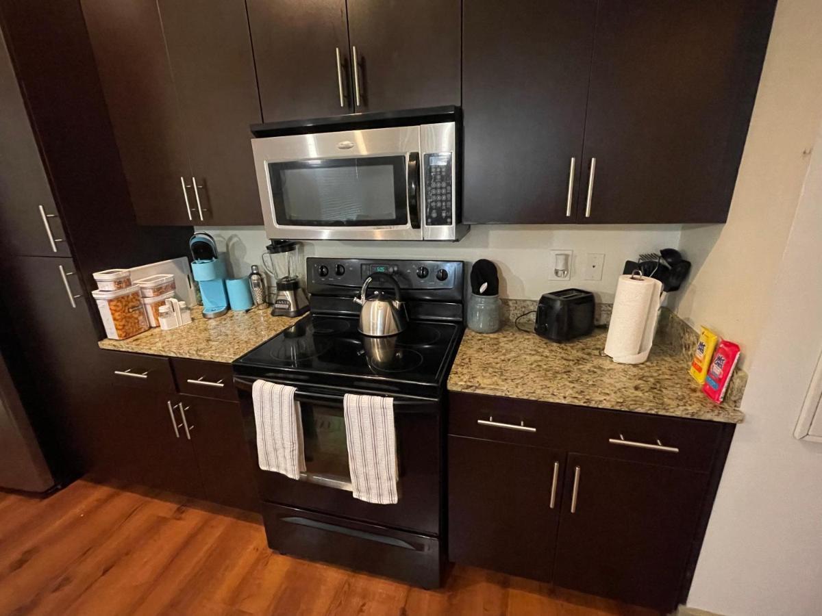 Apartment Amazing Away From *