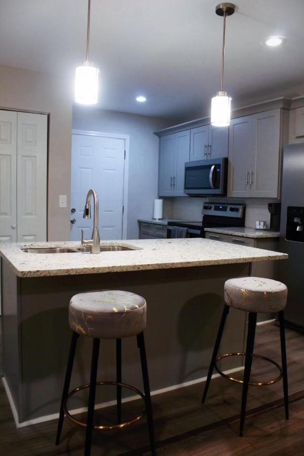 Luxurious Two-bedroom In The Heart Of *