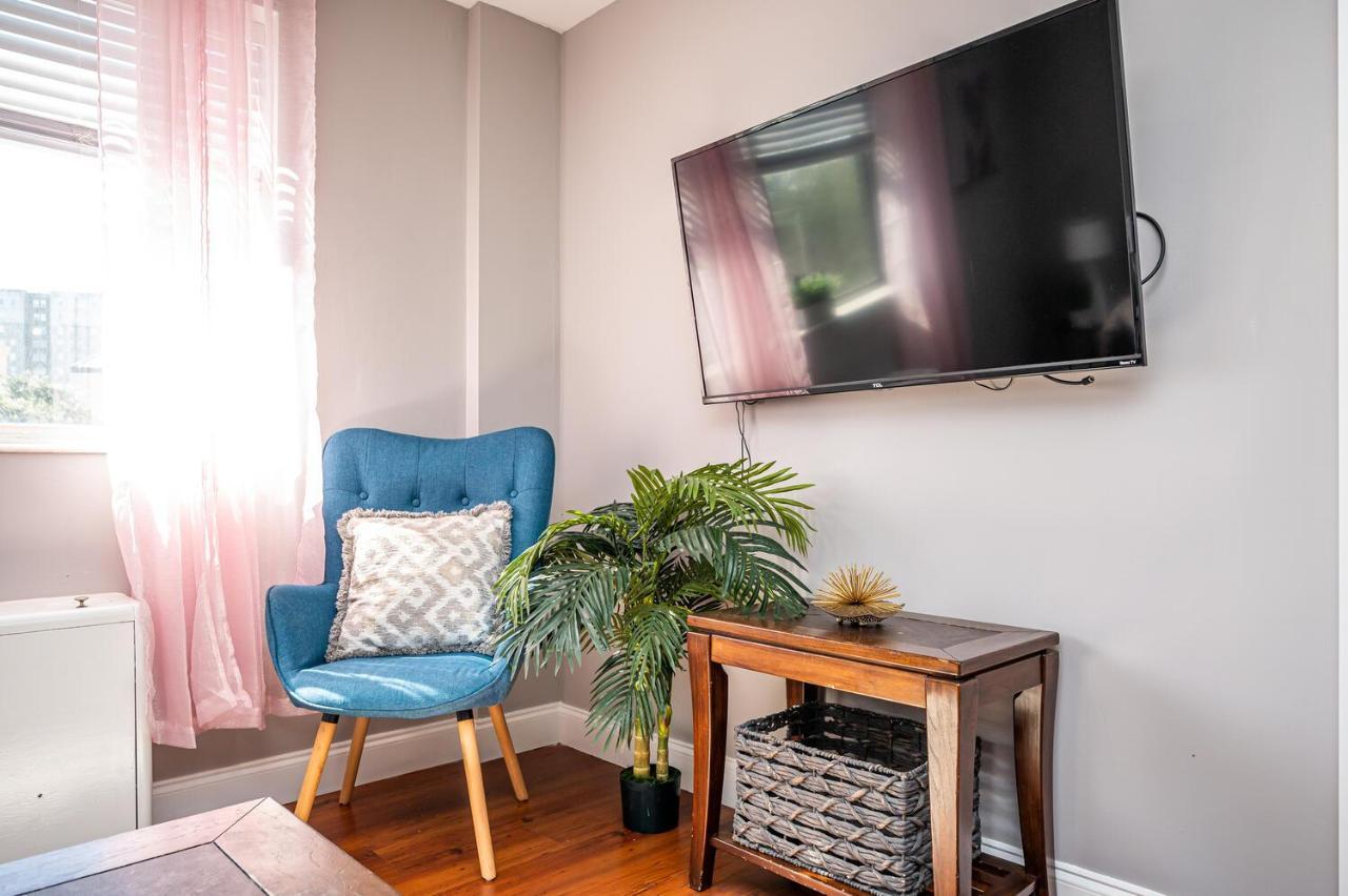 Apartment Downtown! View! Paid Onsite Parking Lm405