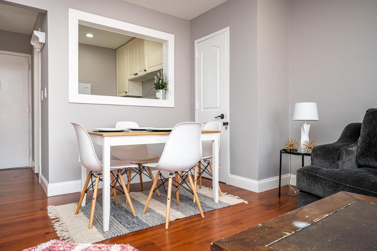 Downtown! View! Paid Onsite Parking Lm405