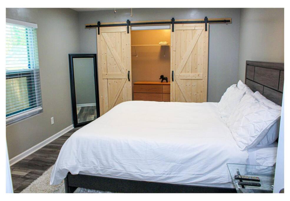 Lovely 3br 3ba Minutes From Airport/downtown Holiday home *