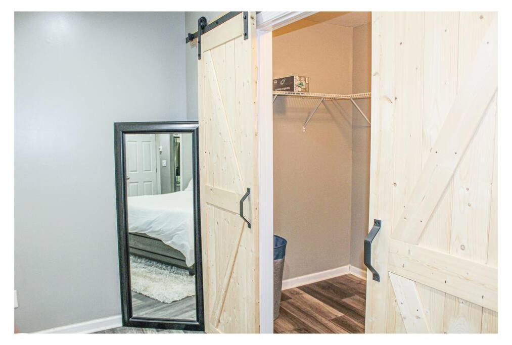 Holiday home Lovely 3br 3ba Minutes From Airport/downtown *