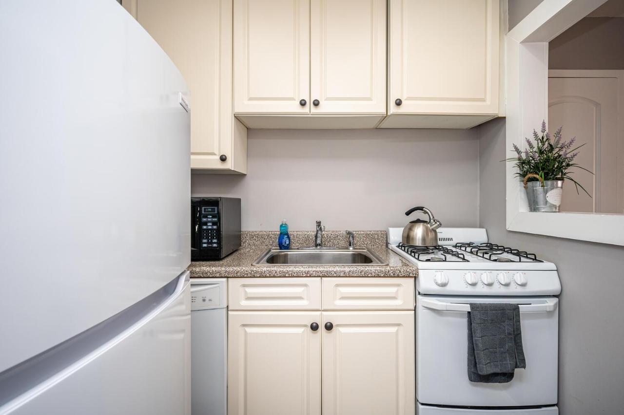 Apartment Downtown! View! Paid Onsite Parking Lm405 *