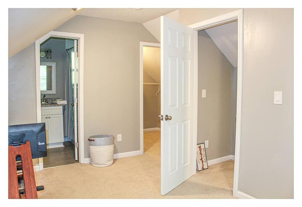 Holiday home Lovely 3br 3ba Minutes From Airport/downtown