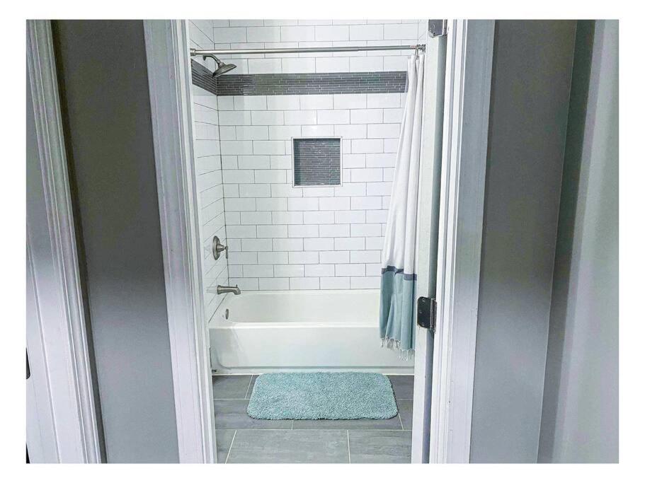 Lovely 3br 3ba Minutes From Airport/downtown