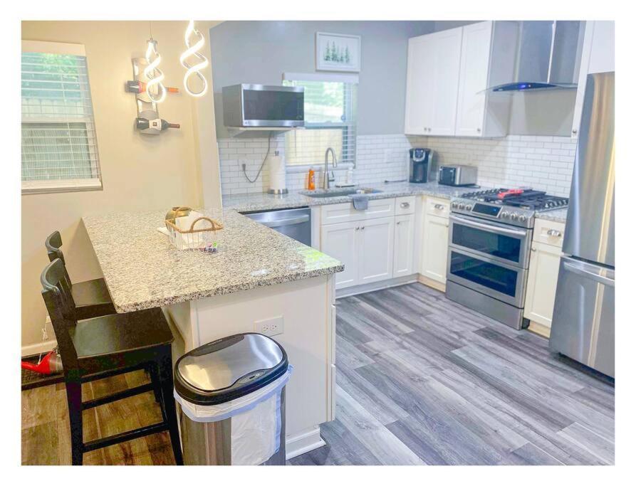 Lovely 3br 3ba Minutes From Airport/downtown *