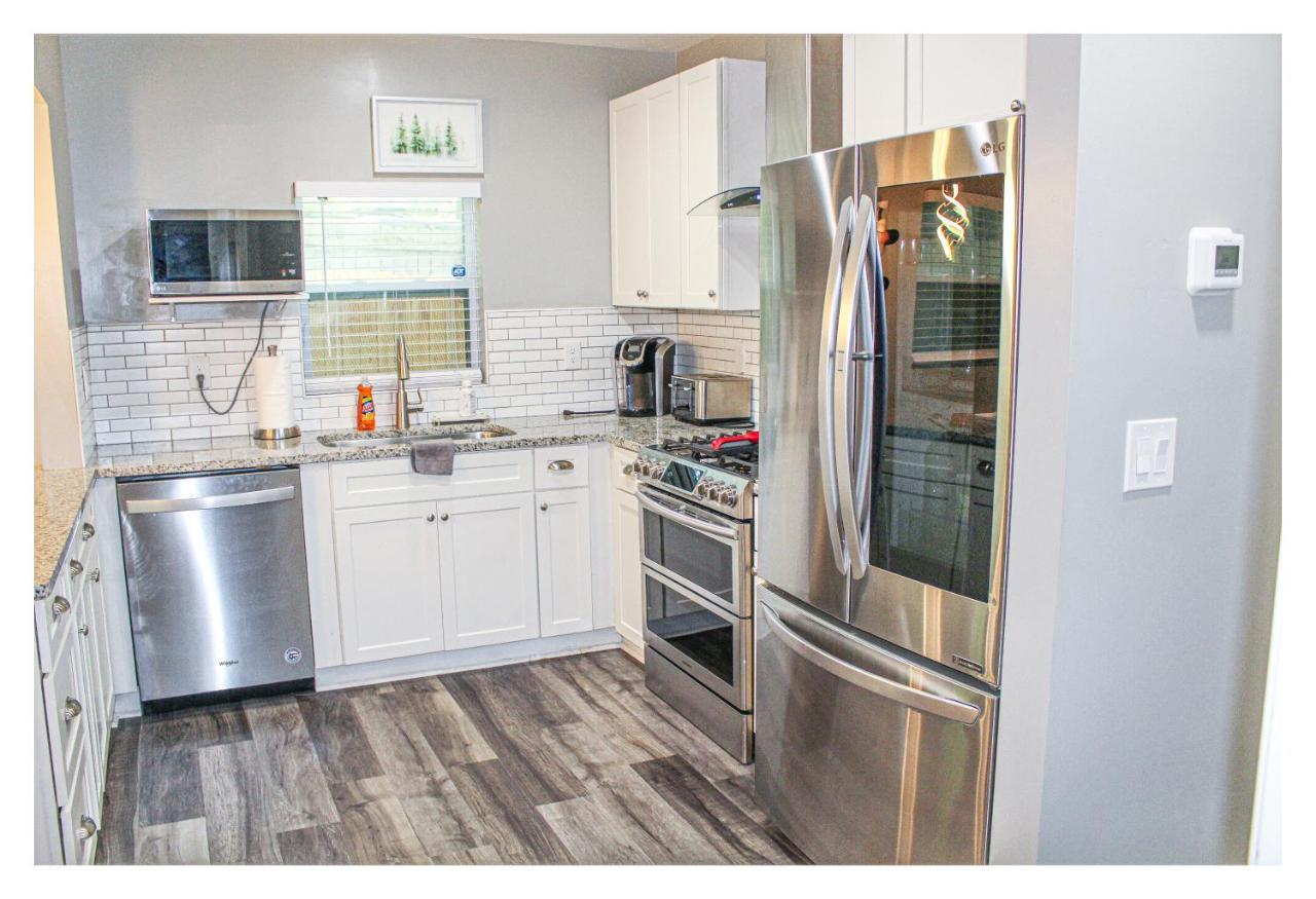 Holiday home Lovely 3br 3ba Minutes From Airport/downtown *