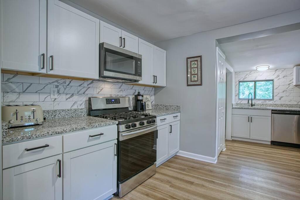 O-amazing Spacious With Selfie Close To Downtown Atl Atlanta