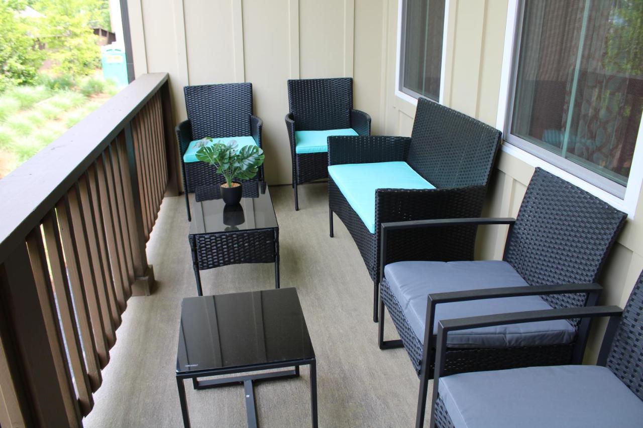 Apartment Downtown Vibrant Urban Hangout *