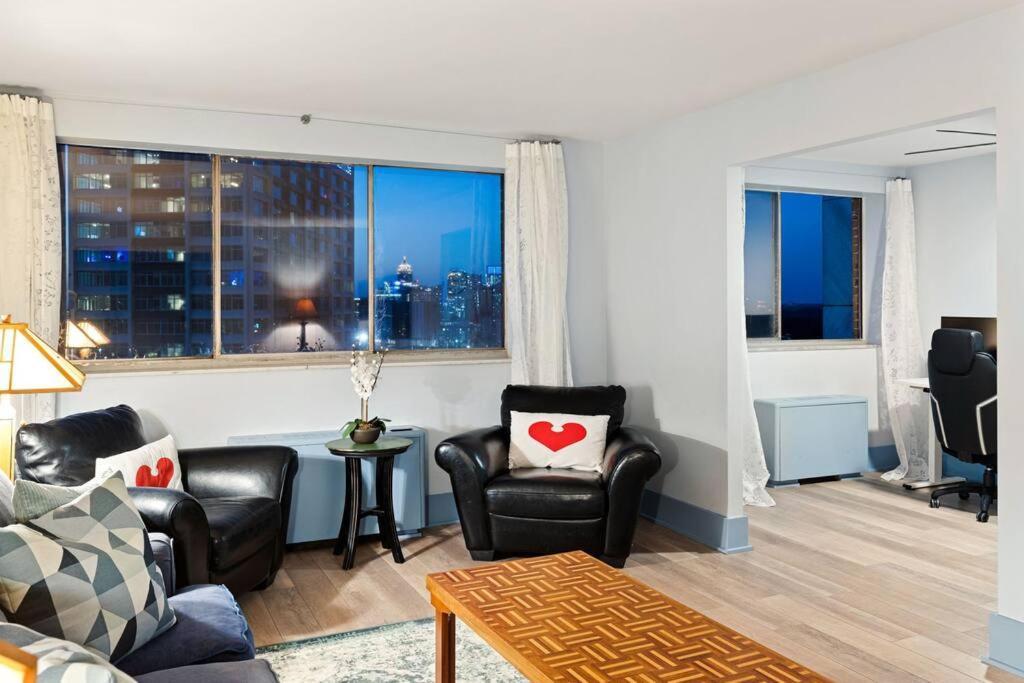 Apartment 2208-top Flr-work/game Sta-600 Mb-1 Free Park-king *
