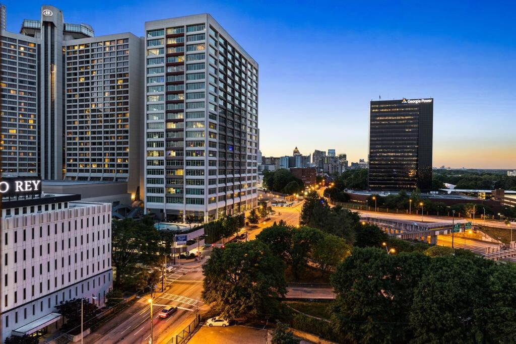 Apartment 2208-top Flr-work/game Sta-600 Mb-1 Free Park-king *