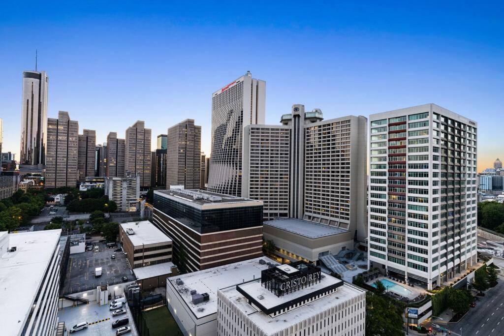 Apartment 2208-top Flr-work/game Sta-600 Mb-1 Free Park-king *