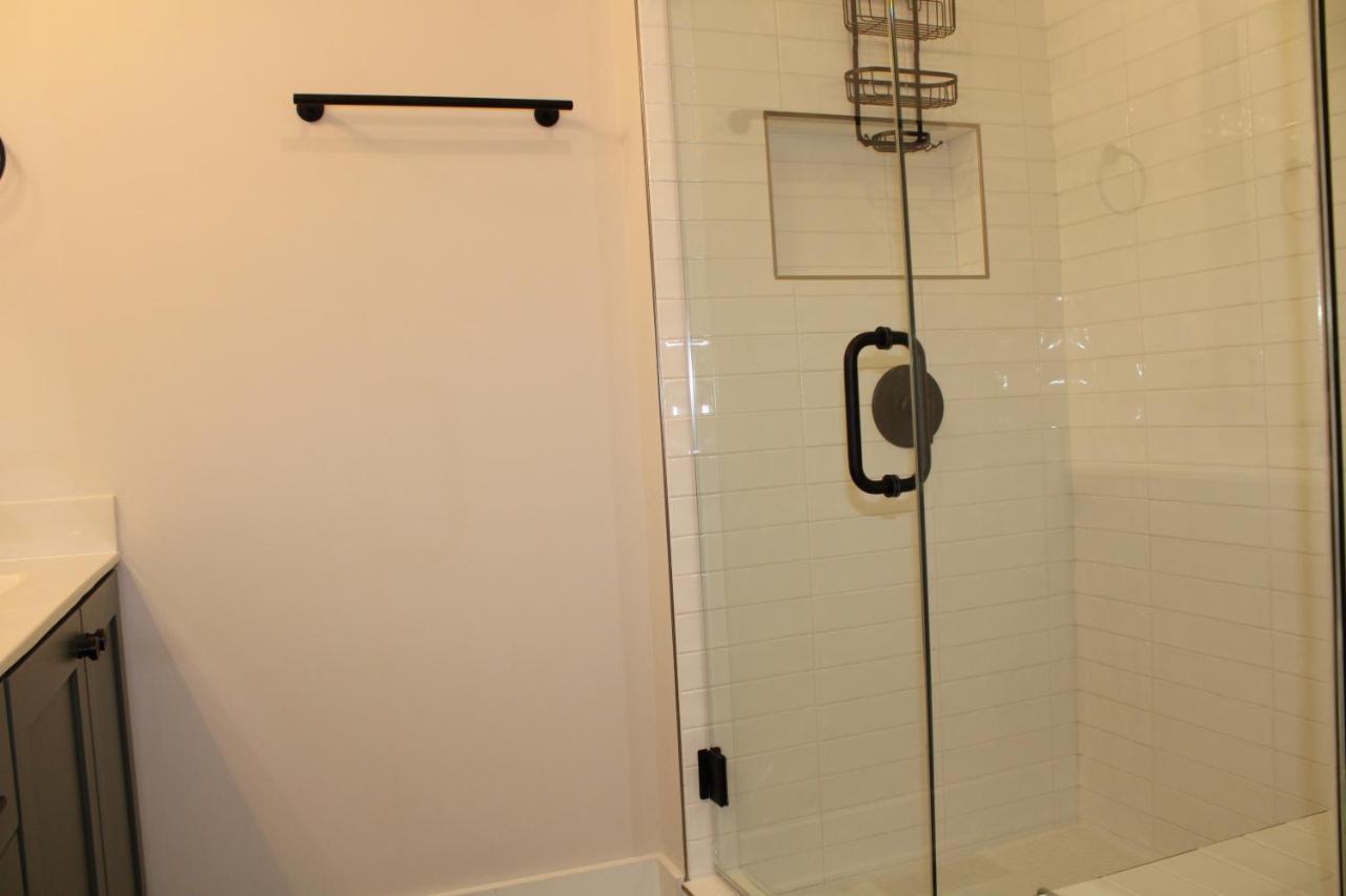 Downtown Vibrant Urban Hangout Apartment Atlanta
