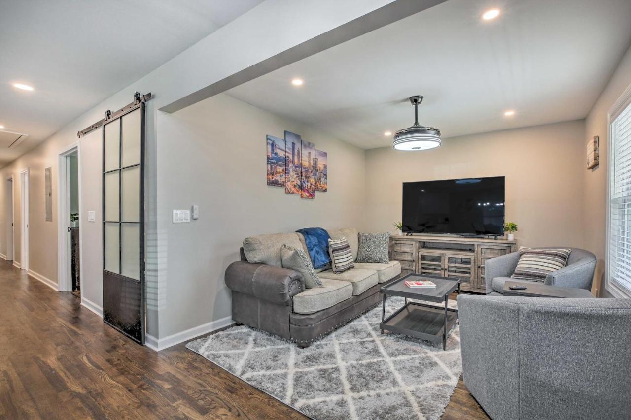 Holiday home Lovely Less Than 3 Mi To State Farm Arena! *