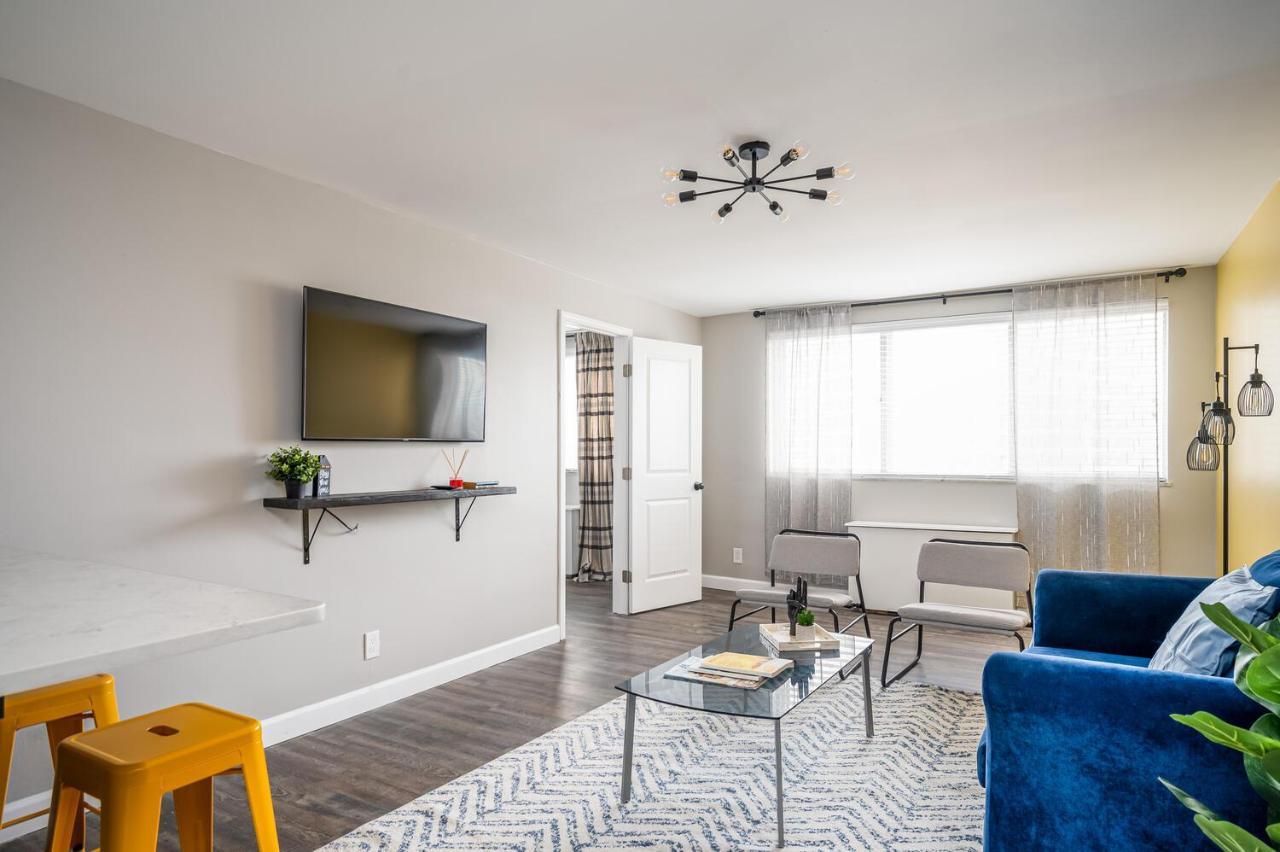 Apartment Atl Downtown! View! Onsite Parking! Pool! Lm1k1q