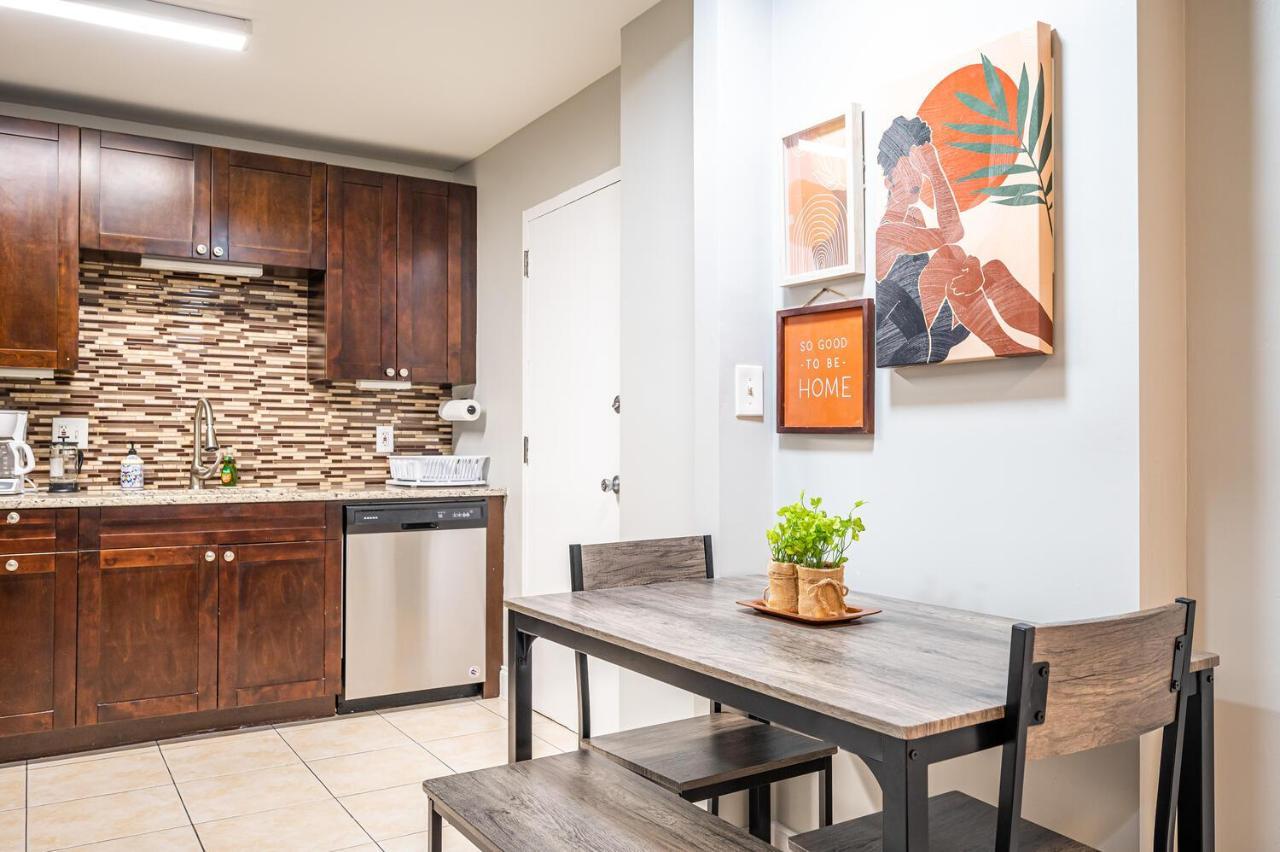 Apartment Atl Downtown! View! Onsite Parking! Pool! Lm1k1q *