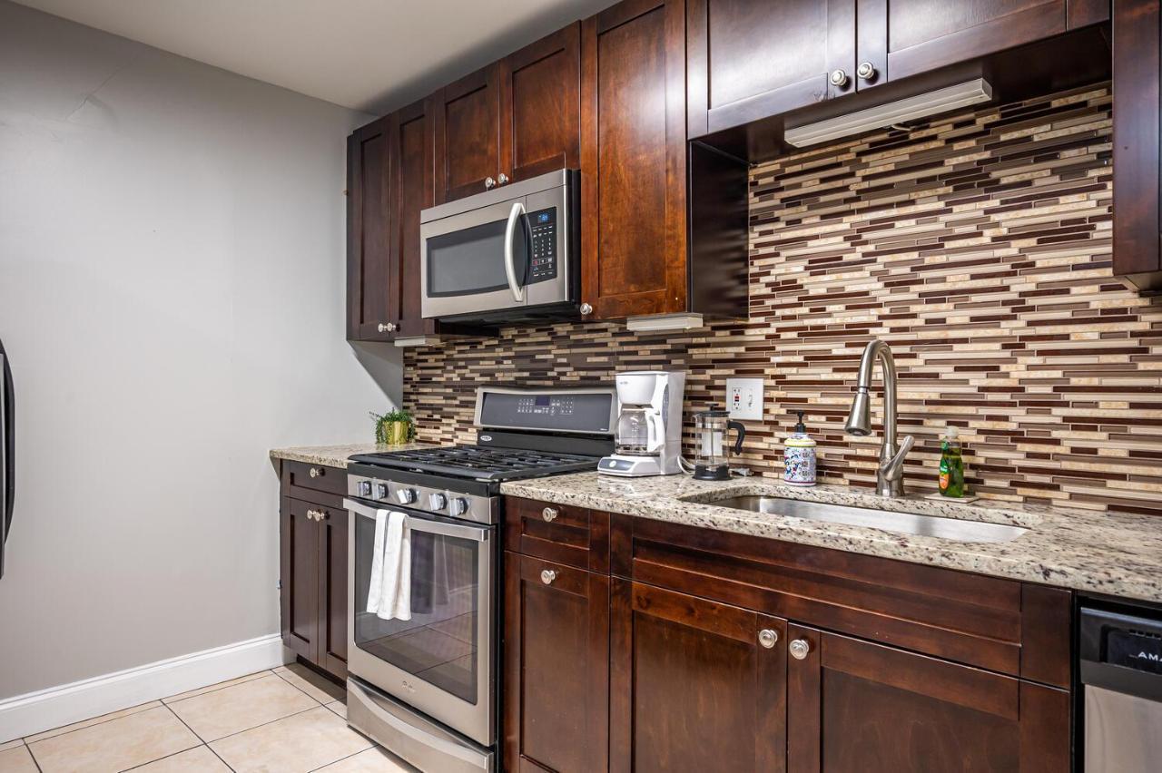 Apartment Atl Downtown! View! Onsite Parking! Pool! Lm1k1q