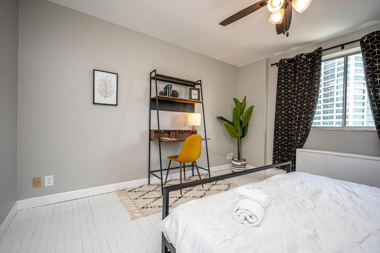 Atl Downtown! View! Onsite Parking! Pool! Lm1k1q