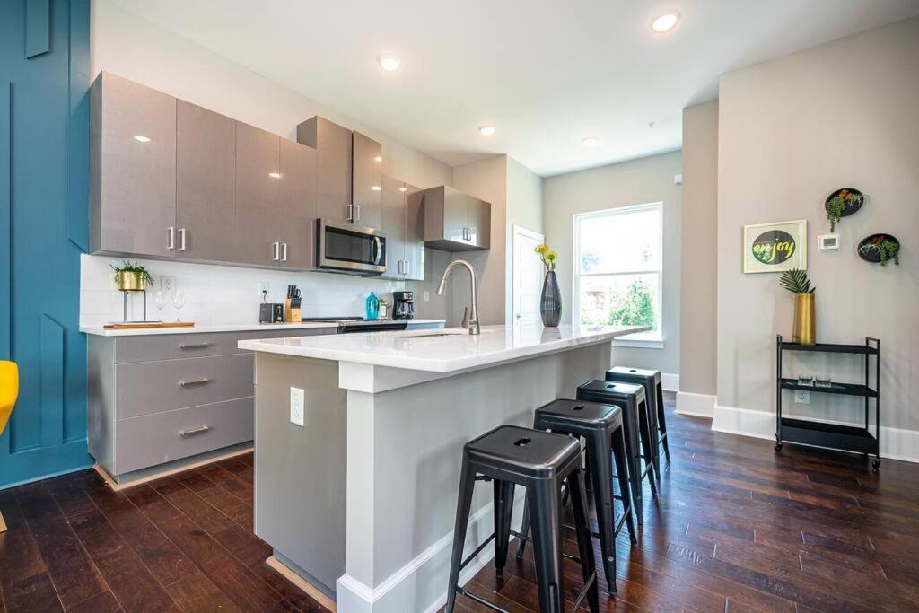 Holiday home Balcony With K-bed Atl Downtown Gated Townhome 456#10 *