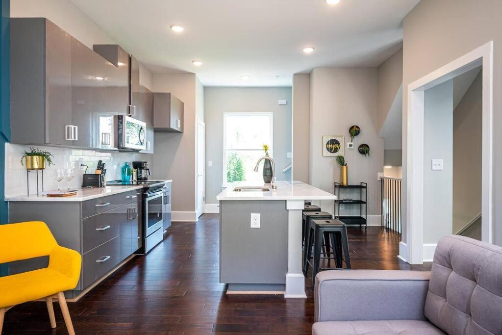 Holiday home Balcony With K-bed Atl Downtown Gated Townhome 456#10 *