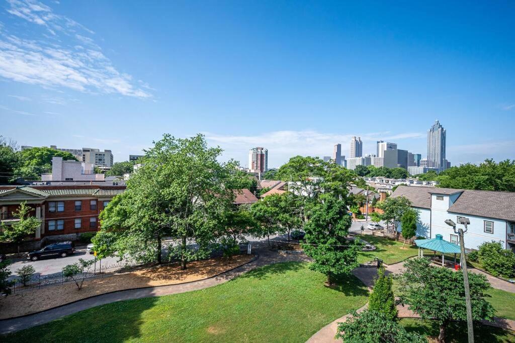Balcony With K-bed Atl Downtown Gated Townhome 456#10 Holiday home Atlanta