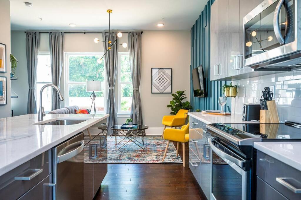 Balcony With K-bed Atl Downtown Gated Townhome 456#10 Holiday home *