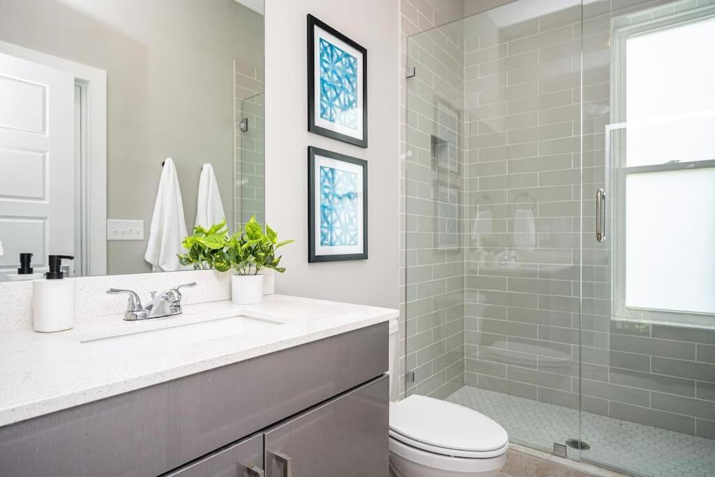 Balcony With K-bed Atl Downtown Gated Townhome 456#10 *