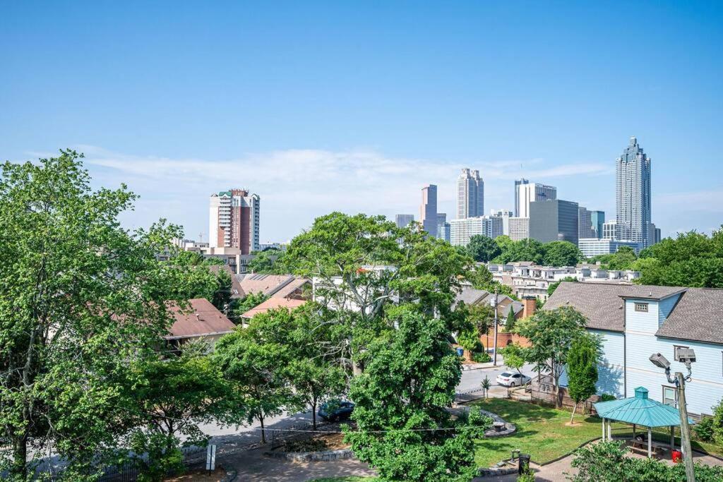 Balcony With K-bed Atl Downtown Gated Townhome 456#10 Holiday home