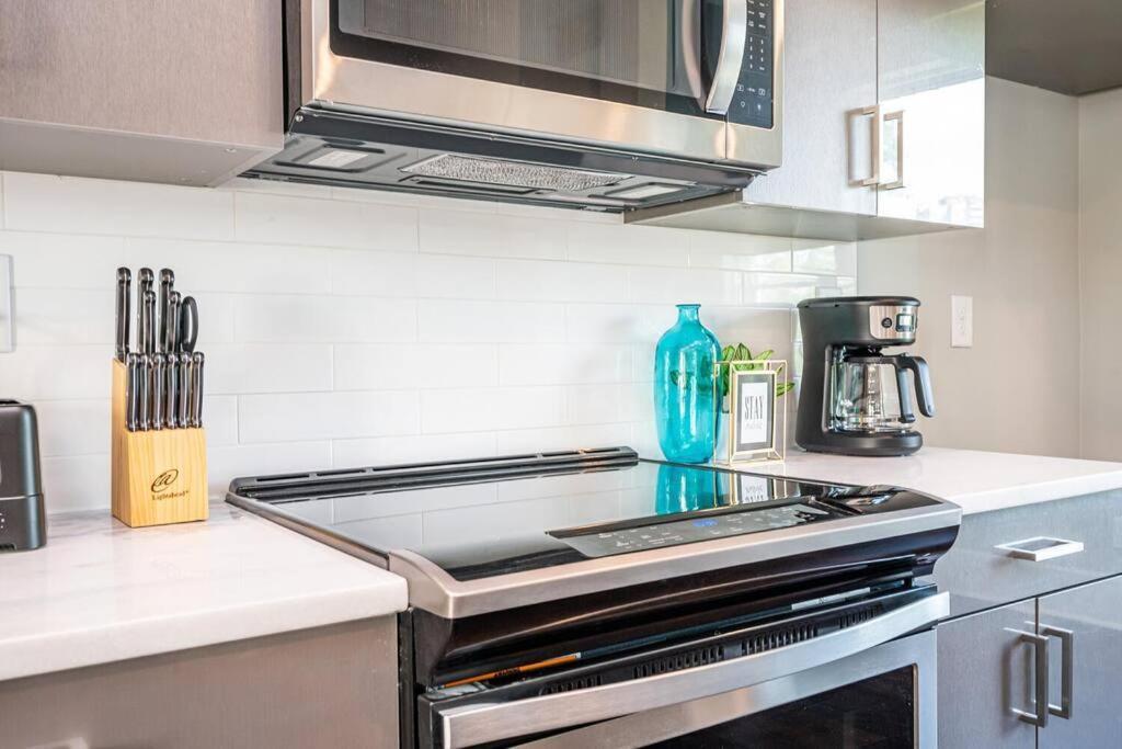 Balcony With K-bed Atl Downtown Gated Townhome 456#10 Holiday home