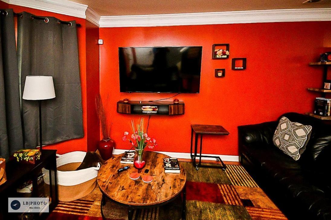 Amazing Large 3 Bed House With King Bed Less Than 10 Miles To Dtwn Atlanta